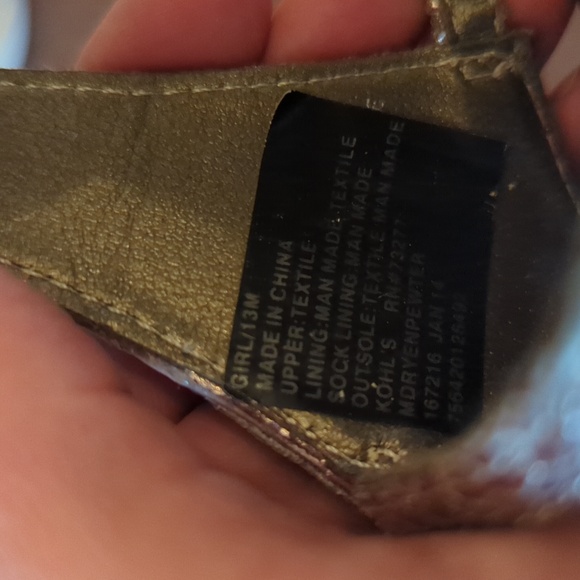 Absolutely adorable girls mud sandals with bead detailing - Picture 8 of 8